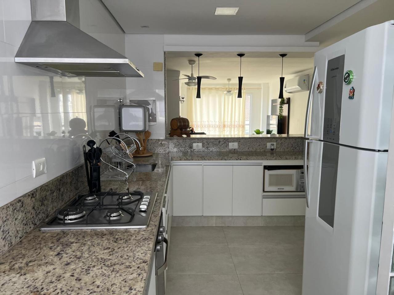 Beleza De Apartamento 300 Metros Da Praia 과루자 외부 사진